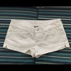 American Eagle outfitters Short shorts, off white two tone faint print
